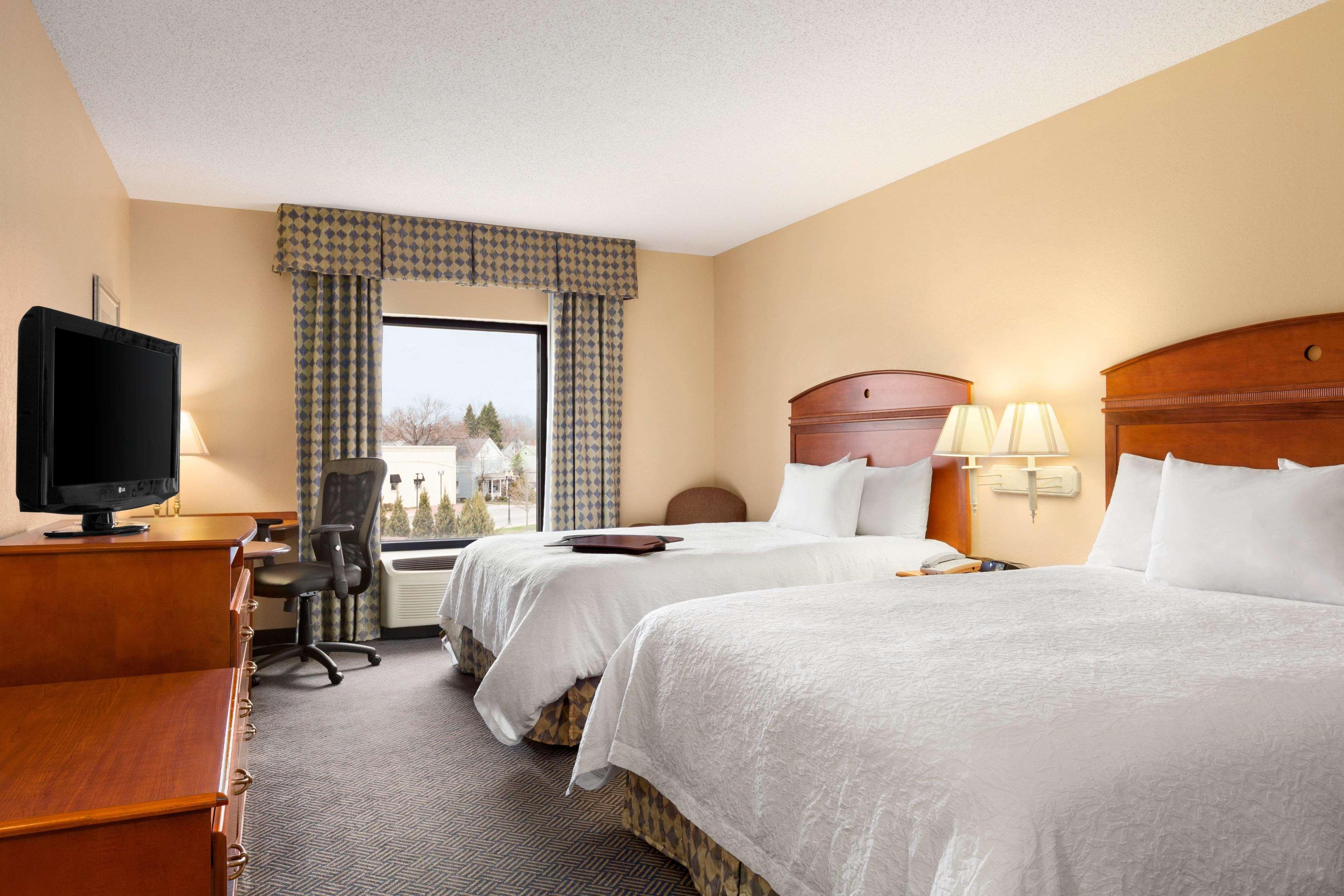 Hampton Inn Geneva Exterior foto